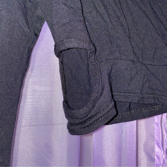 PrettyLittleThing Black Mock Neck Long Sleeve Crop Top with Hip Slits - Picture 2 of 4